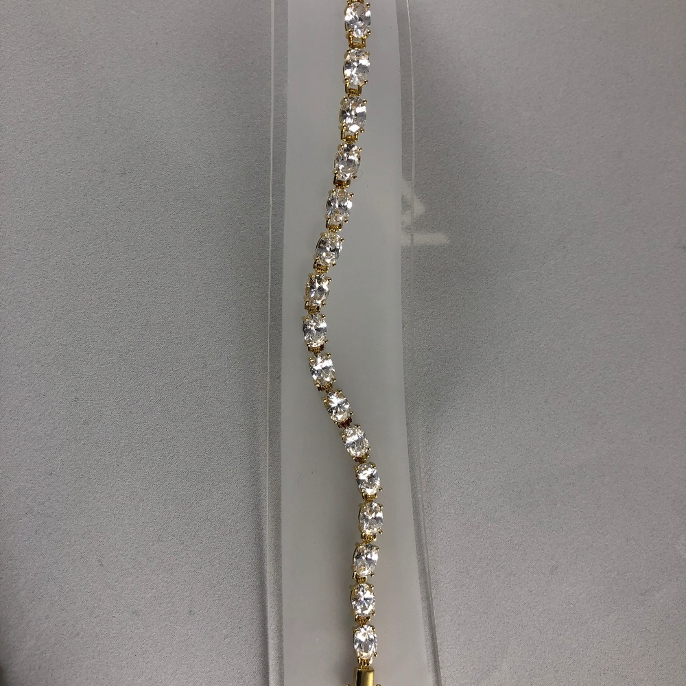 Vintage Gold and Clear Stone Bracelet - Picture 6 of 7